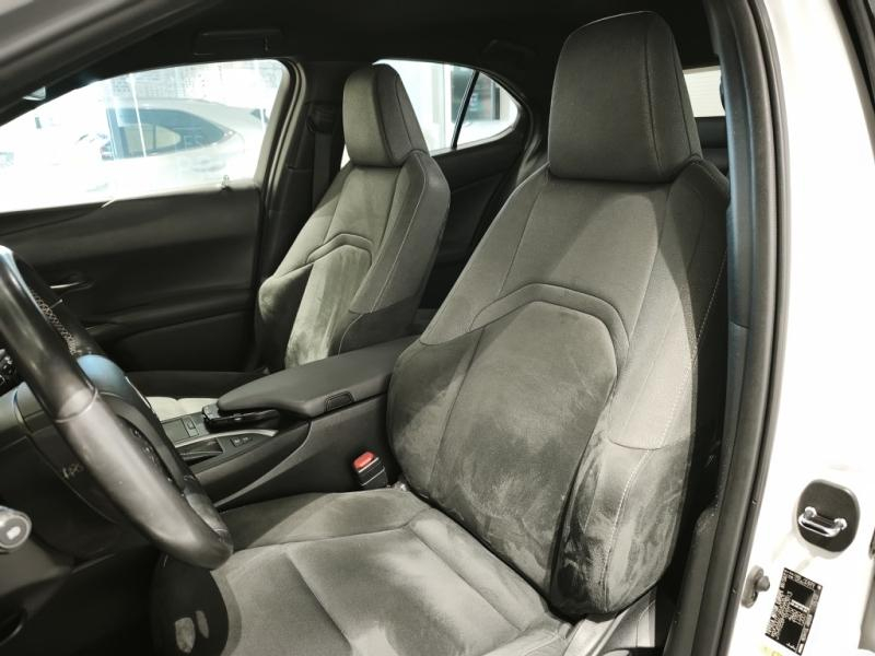 Photo 20 de l’annonce de LEXUS UX d’occasion à vendre à LATTES