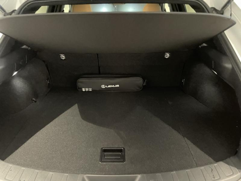 Photo 13 de l’annonce de LEXUS UX d’occasion à vendre à LATTES