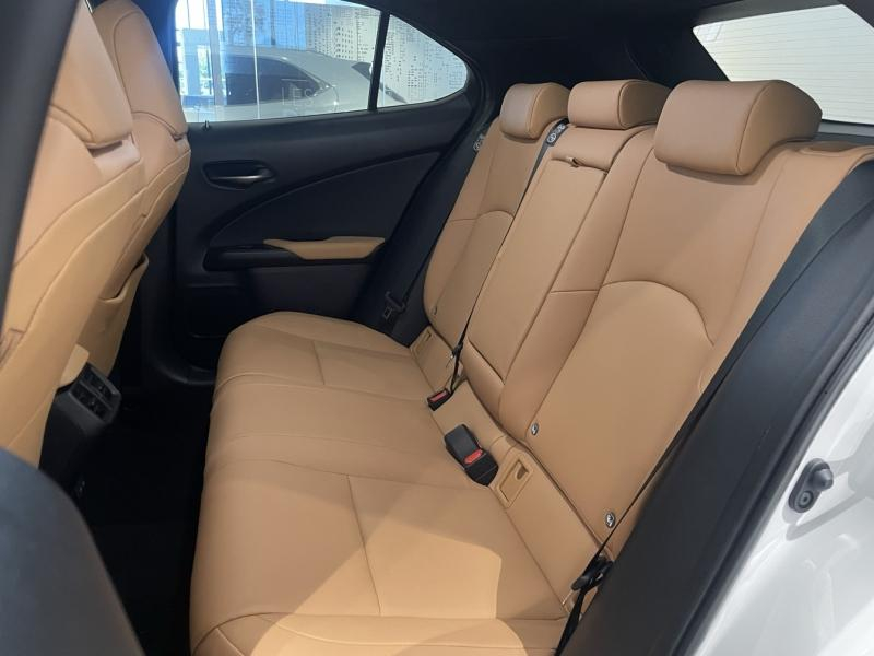 Photo 15 de l’annonce de LEXUS UX d’occasion à vendre à LATTES