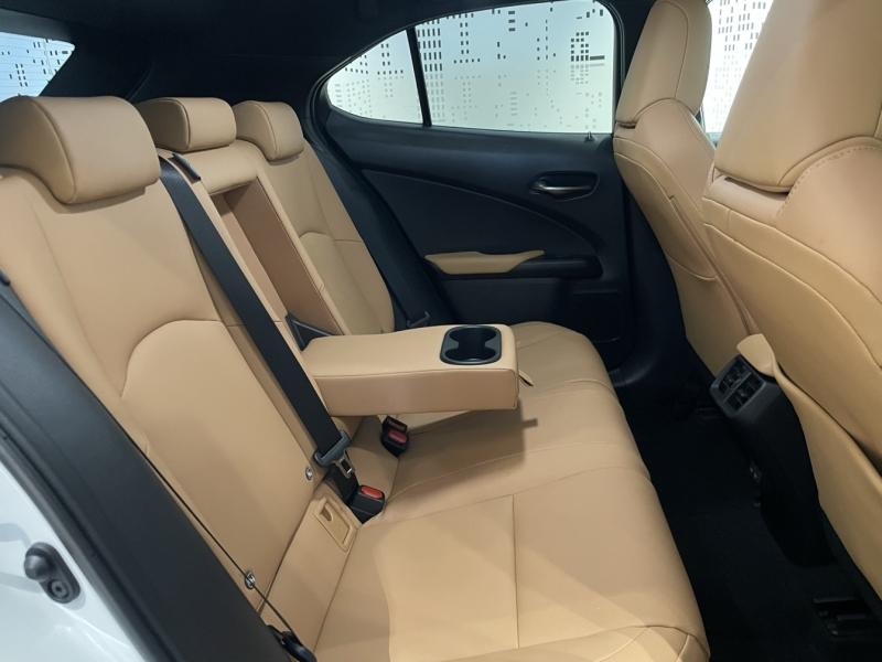 Photo 18 de l’annonce de LEXUS UX d’occasion à vendre à LATTES