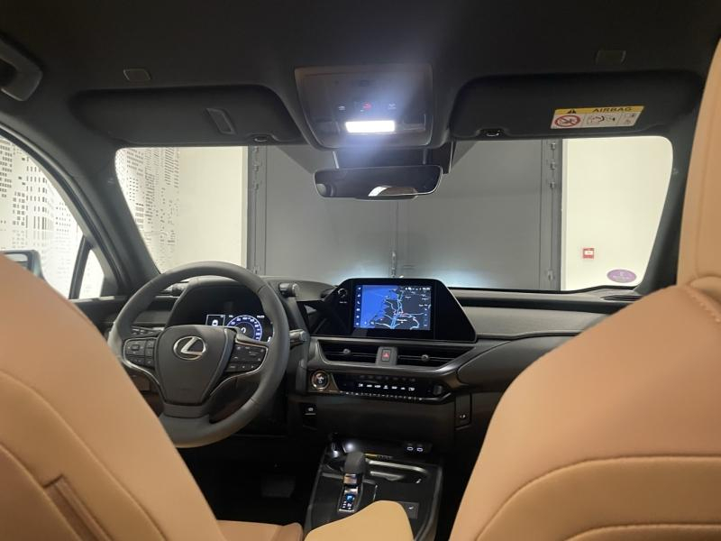 Photo 20 de l’annonce de LEXUS UX d’occasion à vendre à LATTES