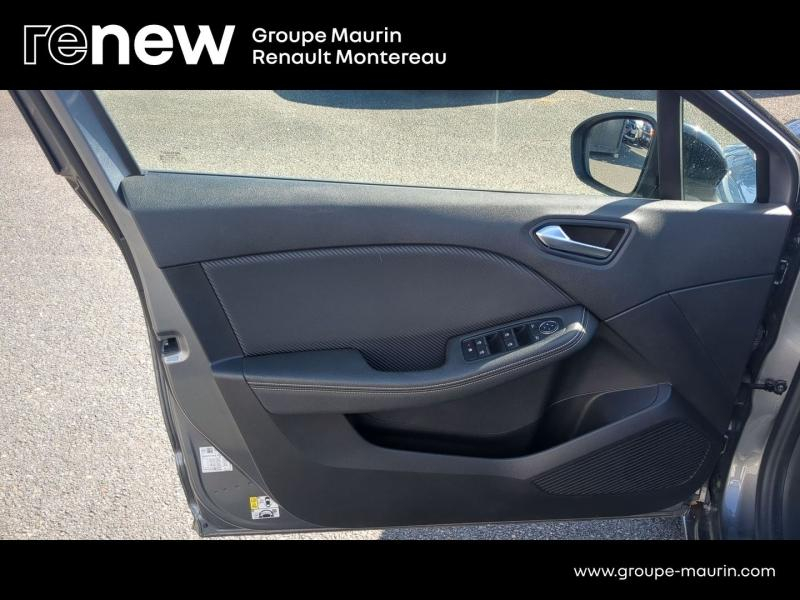 Photo 16 de l’annonce de RENAULT Clio d’occasion à vendre à VARENNES SUR SEINE
