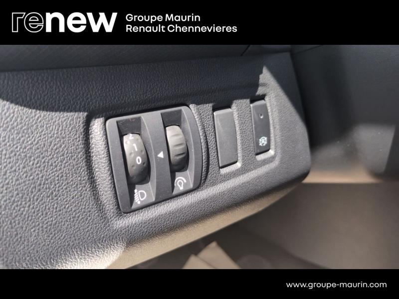 Photo 15 de l’annonce de RENAULT Clio d’occasion à vendre à CHENNEVIÈRES-SUR-MARNE
