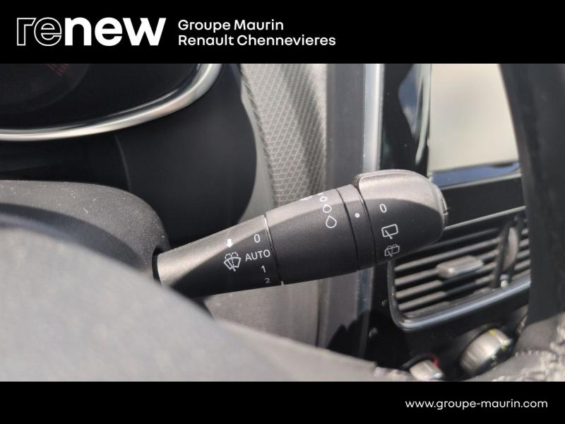 Photo 19 de l’annonce de RENAULT Clio d’occasion à vendre à CHENNEVIÈRES-SUR-MARNE