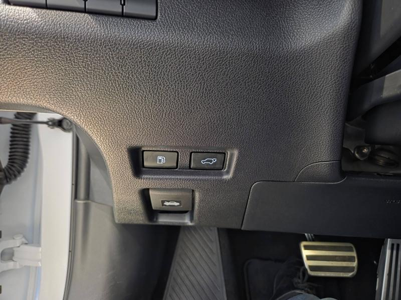 Photo 10 de l’annonce de LEXUS UX d’occasion à vendre à AUBIÈRE