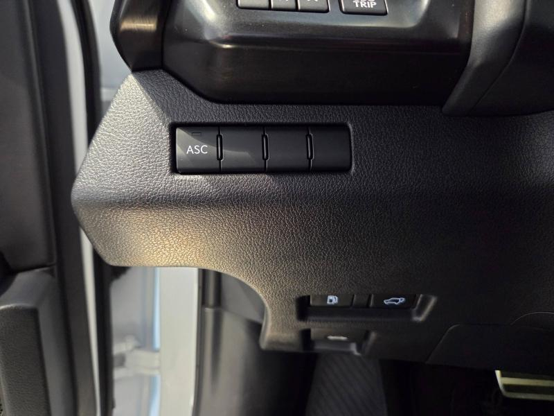 Photo 11 de l’annonce de LEXUS UX d’occasion à vendre à AUBIÈRE