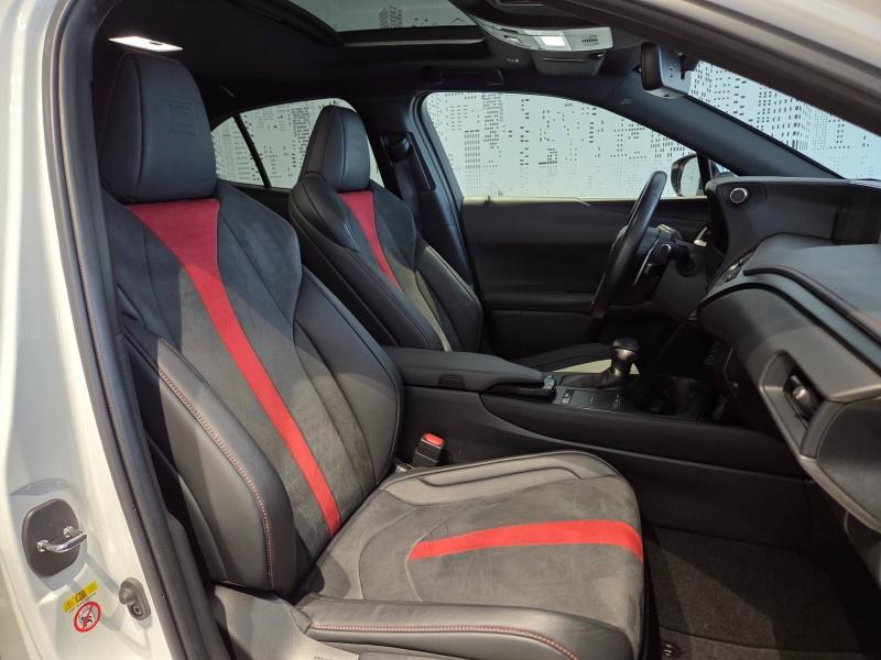 Photo 14 de l’annonce de LEXUS UX d’occasion à vendre à AUBIÈRE
