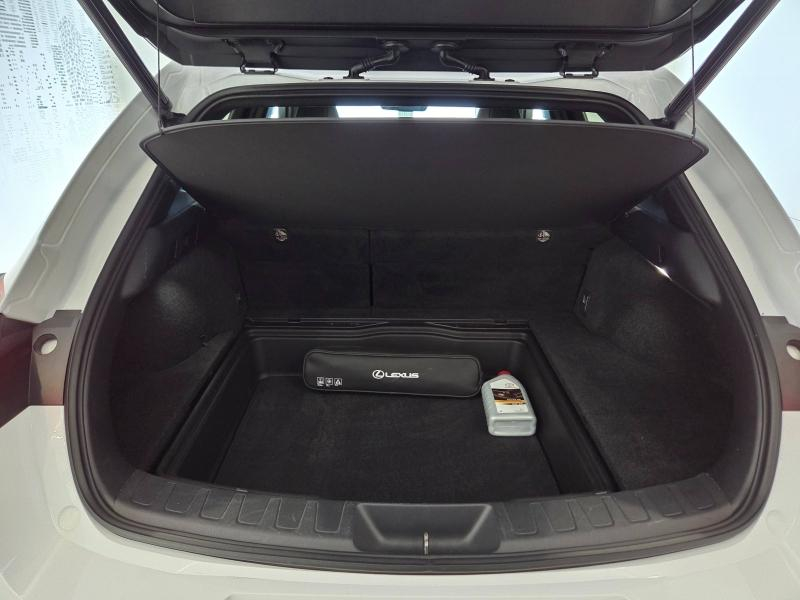 Photo 17 de l’annonce de LEXUS UX d’occasion à vendre à AUBIÈRE