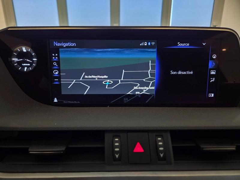 Photo 6 de l’annonce de LEXUS ES d’occasion à vendre à AUBIÈRE