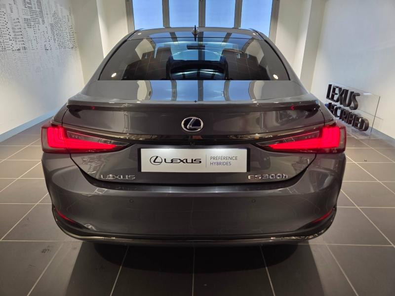 Photo 17 de l’annonce de LEXUS ES d’occasion à vendre à AUBIÈRE