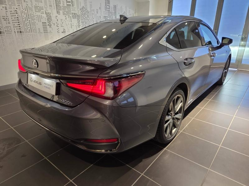 Photo 18 de l’annonce de LEXUS ES d’occasion à vendre à AUBIÈRE