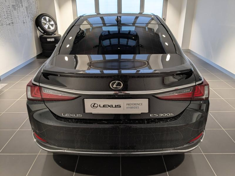 Photo 13 de l’annonce de LEXUS ES d’occasion à vendre à AUBIÈRE