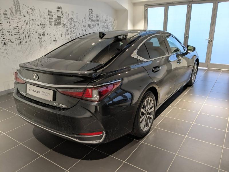 Photo 14 de l’annonce de LEXUS ES d’occasion à vendre à AUBIÈRE