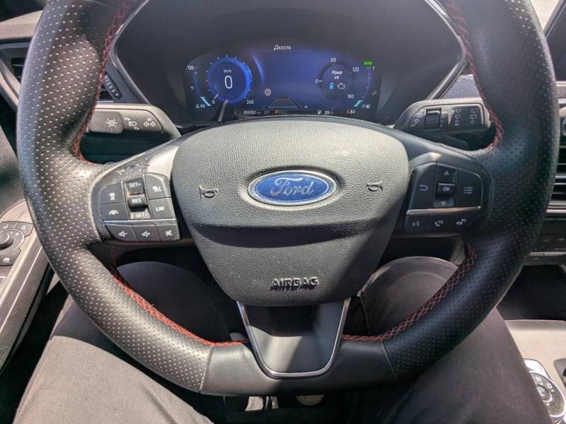 Photo 15 de l’annonce de FORD Kuga d’occasion à vendre à FRÉJUS