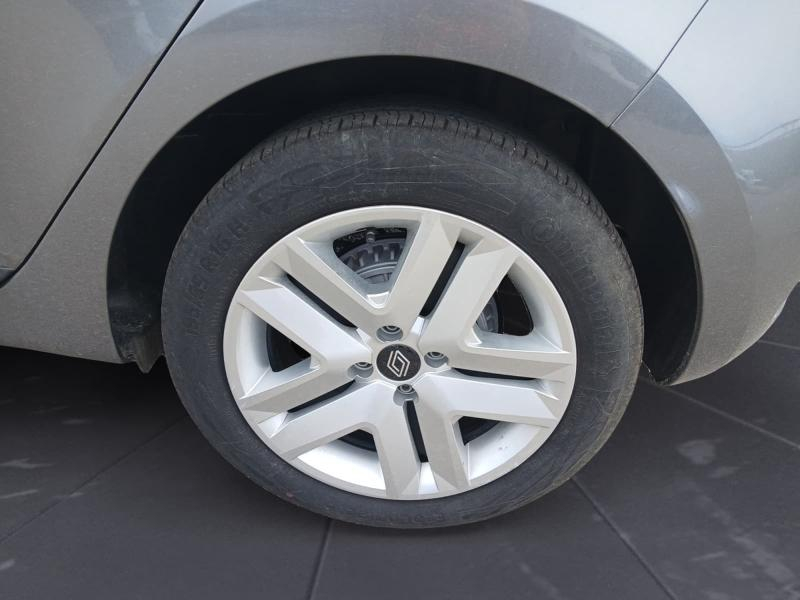 Photo 9 de l’annonce de RENAULT Clio d’occasion à vendre à SAMOREAU