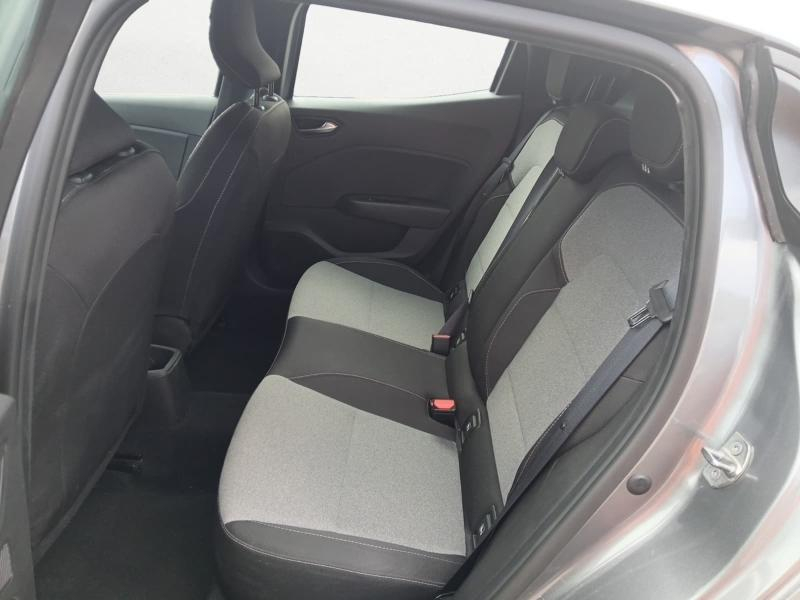 Photo 11 de l’annonce de RENAULT Clio d’occasion à vendre à SAMOREAU
