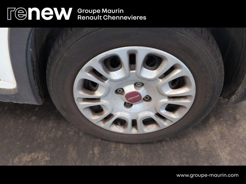 Photo 20 de l’annonce de FIAT Panda d’occasion à vendre à CHENNEVIÈRES-SUR-MARNE