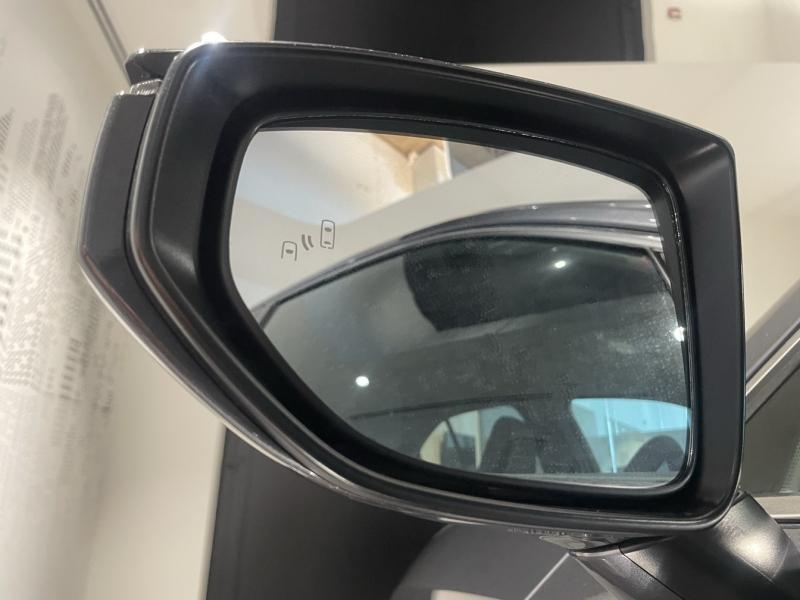 Photo 8 de l’annonce de LEXUS UX d’occasion à vendre à LATTES