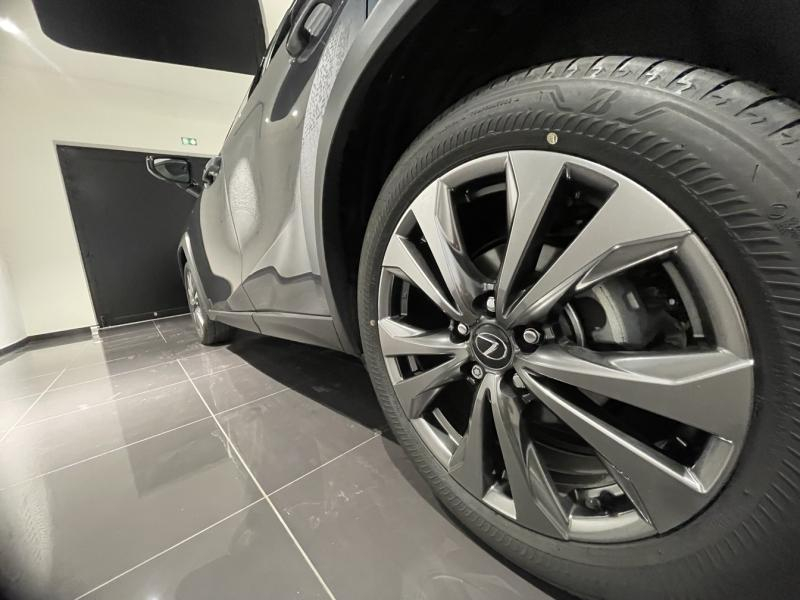 Photo 9 de l’annonce de LEXUS UX d’occasion à vendre à LATTES