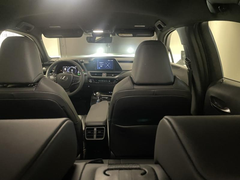 Photo 14 de l’annonce de LEXUS UX d’occasion à vendre à LATTES