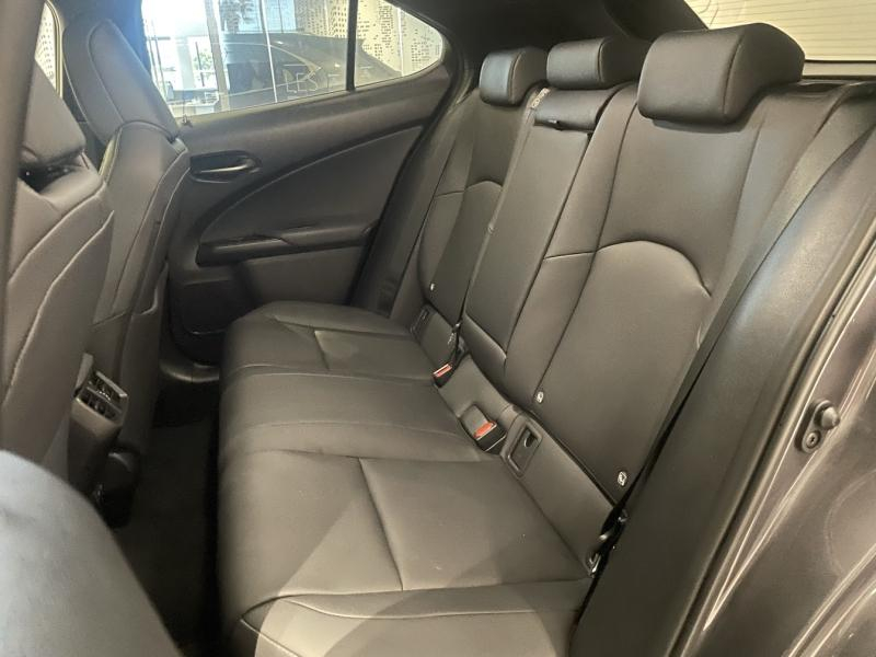 Photo 15 de l’annonce de LEXUS UX d’occasion à vendre à LATTES
