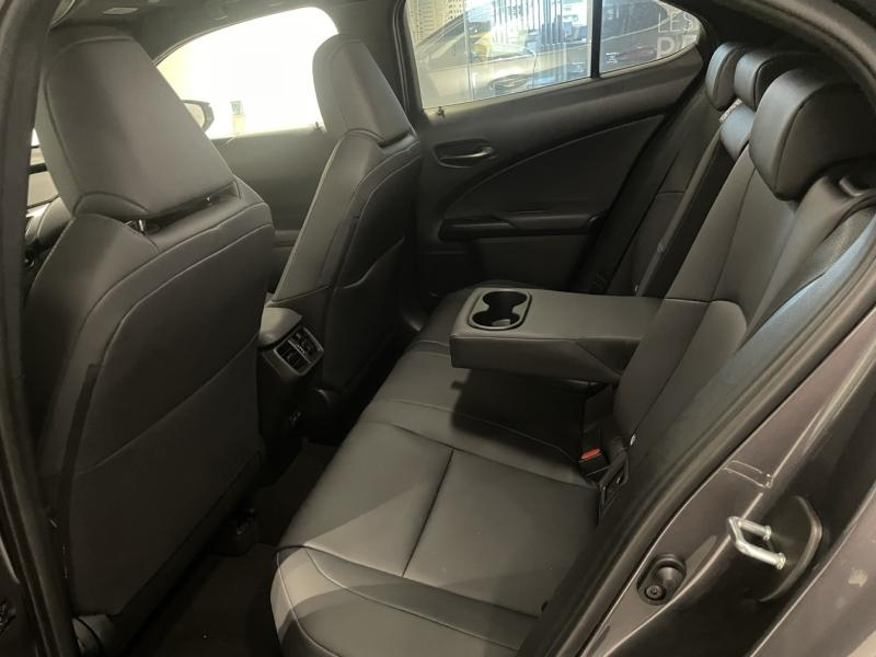 Photo 16 de l’annonce de LEXUS UX d’occasion à vendre à LATTES