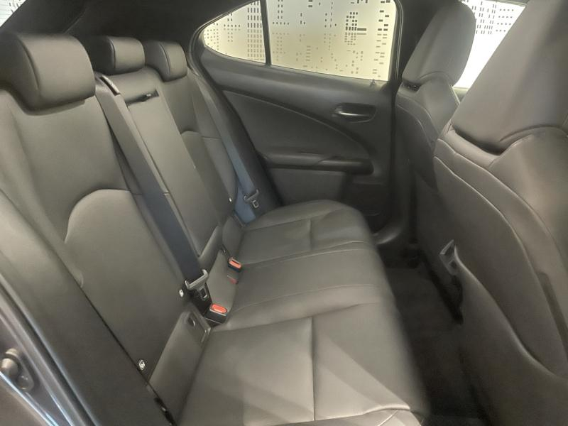 Photo 17 de l’annonce de LEXUS UX d’occasion à vendre à LATTES