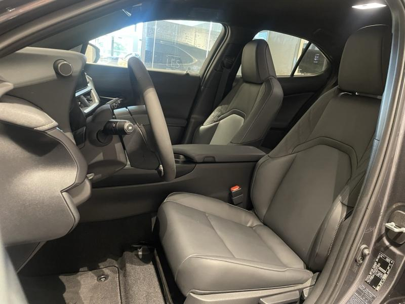 Photo 20 de l’annonce de LEXUS UX d’occasion à vendre à LATTES
