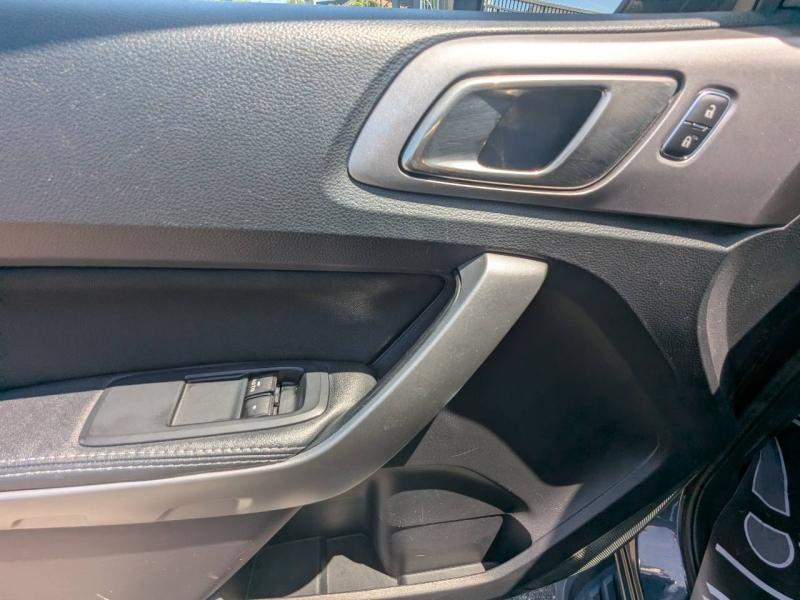 Photo 13 de l’annonce de FORD Ranger VUL d’occasion à vendre à FRÉJUS