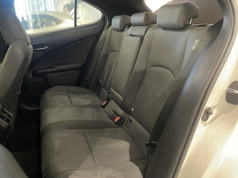 Photo 12 de l’annonce de LEXUS UX d’occasion à vendre à LATTES