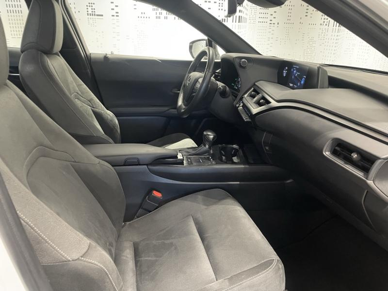 Photo 17 de l’annonce de LEXUS UX d’occasion à vendre à LATTES