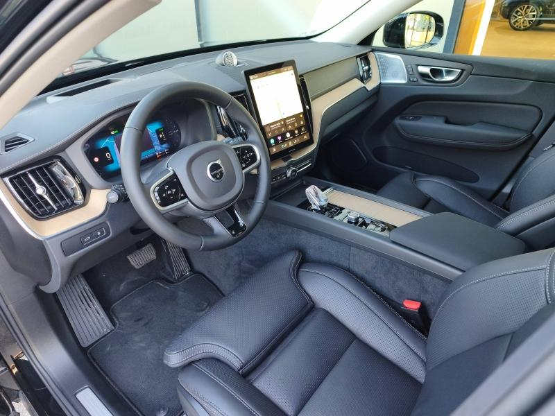 Photo 3 de l’annonce de VOLVO XC60 d’occasion à vendre à AVIGNON