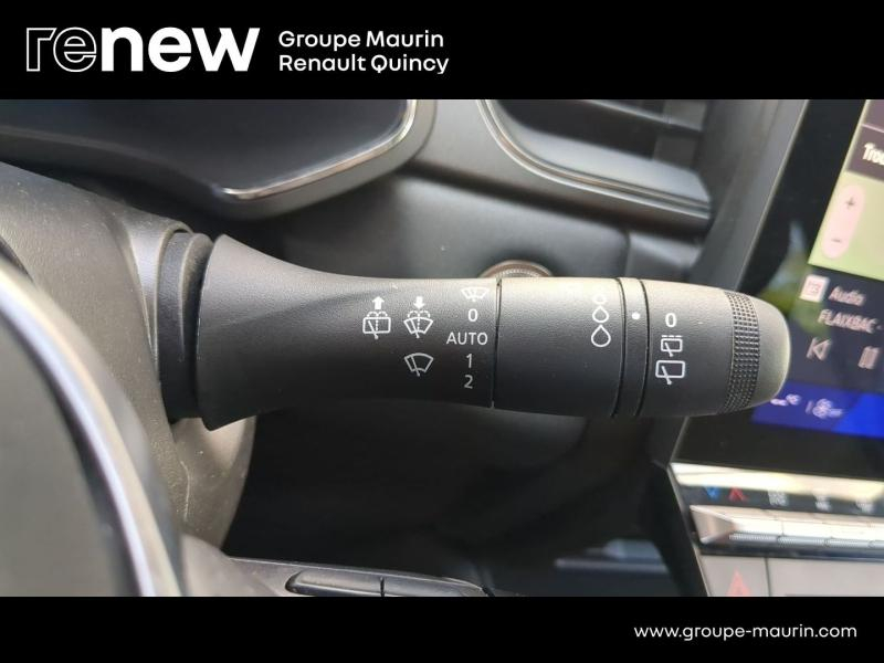 Photo 18 de l’annonce de RENAULT  d’occasion à vendre à QUINCY-SOUS-SÉNART