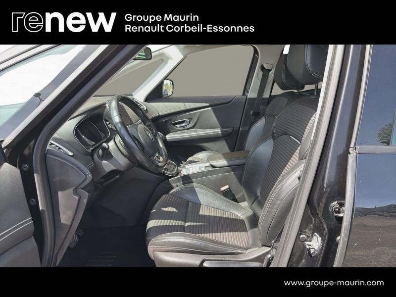 Photo 11 de l’annonce de RENAULT Grand Scenic d’occasion à vendre à CORBEIL-ESSONNES