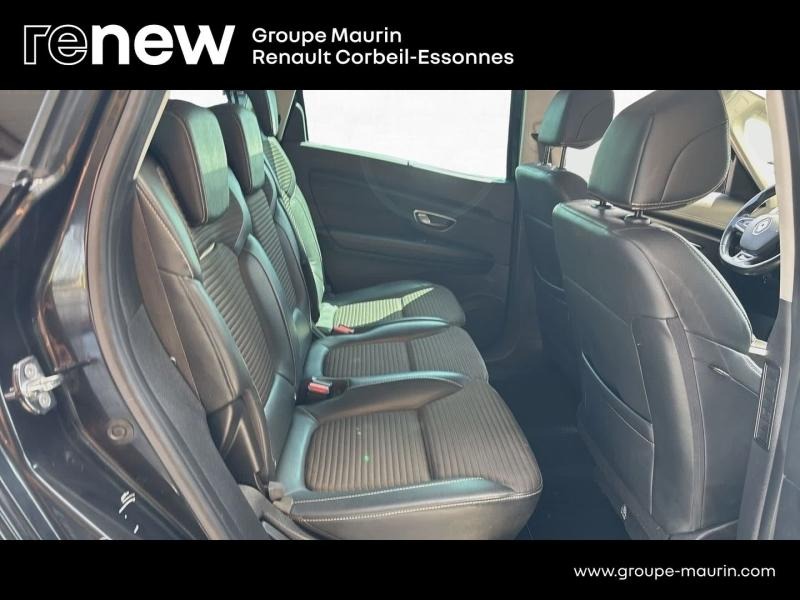 Photo 17 de l’annonce de RENAULT Grand Scenic d’occasion à vendre à CORBEIL-ESSONNES