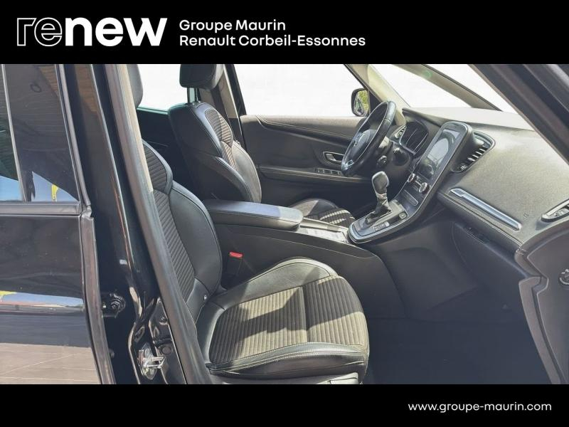 Photo 18 de l’annonce de RENAULT Grand Scenic d’occasion à vendre à CORBEIL-ESSONNES