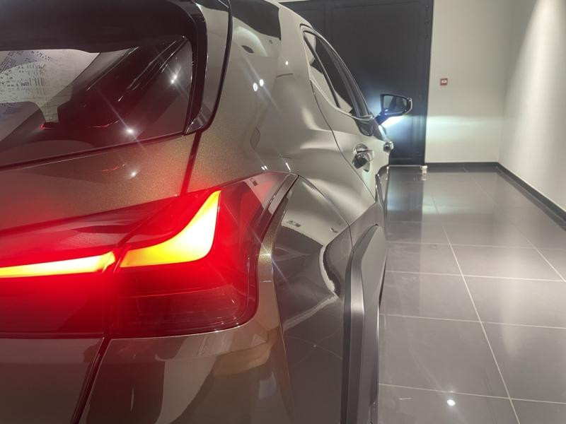 Photo 8 de l’annonce de LEXUS UX d’occasion à vendre à LATTES
