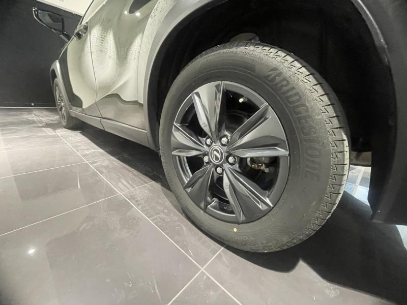 Photo 9 de l’annonce de LEXUS UX d’occasion à vendre à LATTES