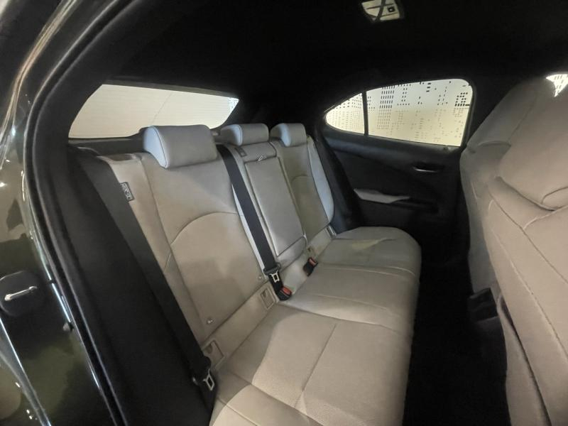 Photo 17 de l’annonce de LEXUS UX d’occasion à vendre à LATTES