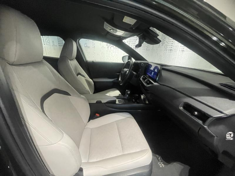 Photo 18 de l’annonce de LEXUS UX d’occasion à vendre à LATTES