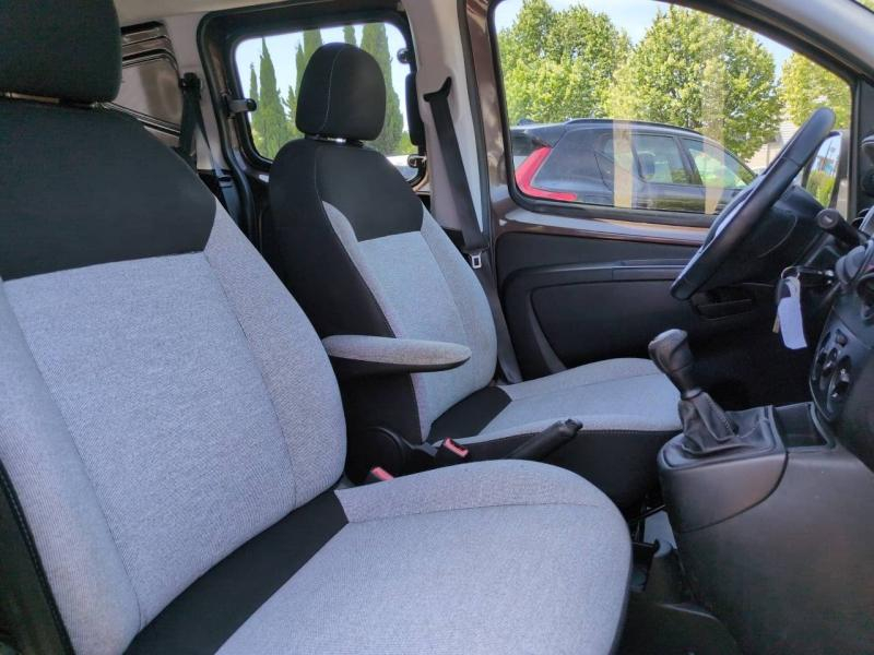 Photo 14 de l’annonce de FIAT Qubo d’occasion à vendre à ARLES
