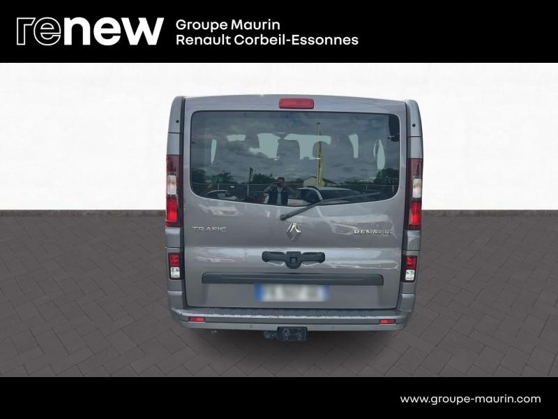 Photo 6 de l’annonce de RENAULT Trafic Combi d’occasion à vendre à CORBEIL-ESSONNES