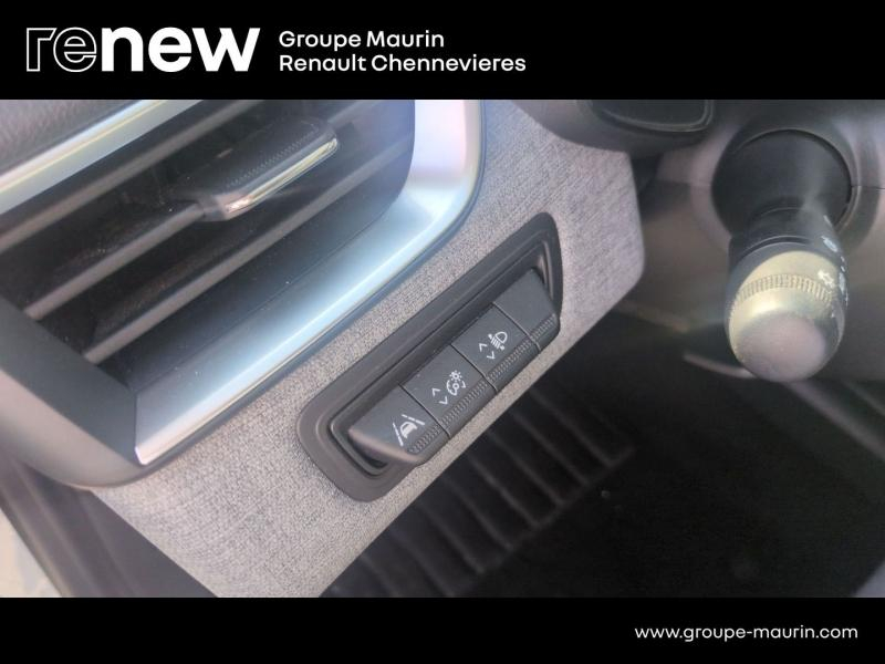 Photo 16 de l’annonce de RENAULT Clio d’occasion à vendre à CHENNEVIÈRES-SUR-MARNE