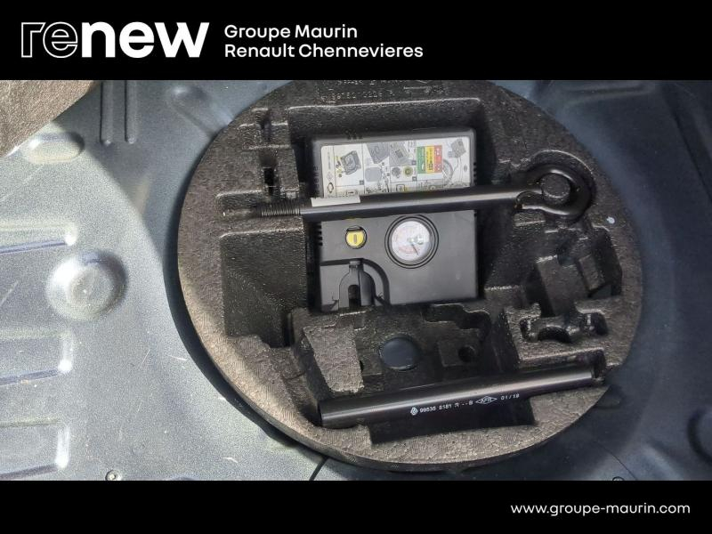 Photo 13 de l’annonce de RENAULT Zoe d’occasion à vendre à CHENNEVIÈRES-SUR-MARNE