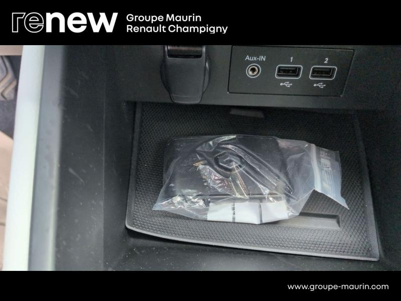 Photo 20 de l’annonce de RENAULT Clio d’occasion à vendre à CHAMPIGNY-SUR-MARNE