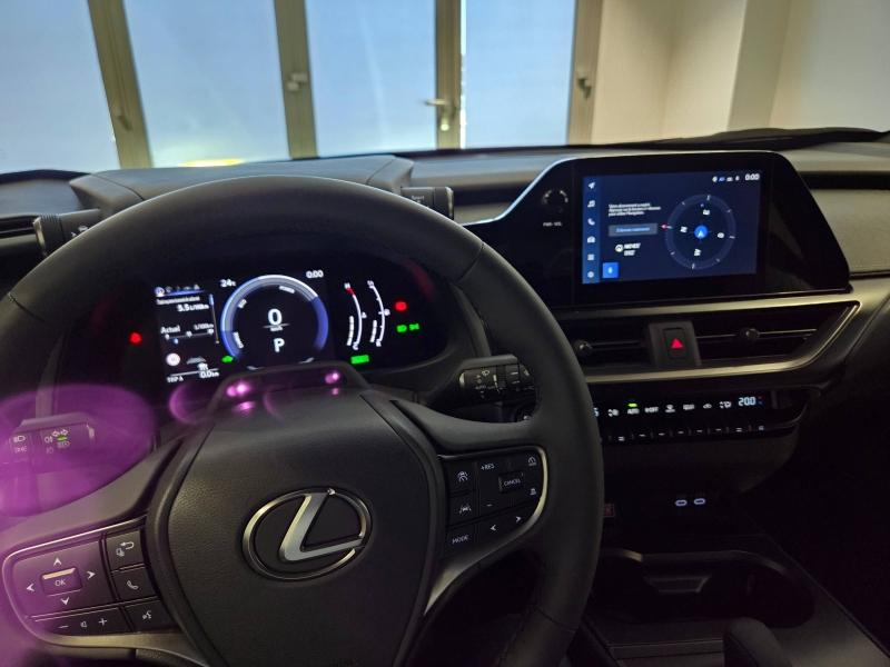 Photo 4 de l’annonce de LEXUS UX d’occasion à vendre à AUBIÈRE