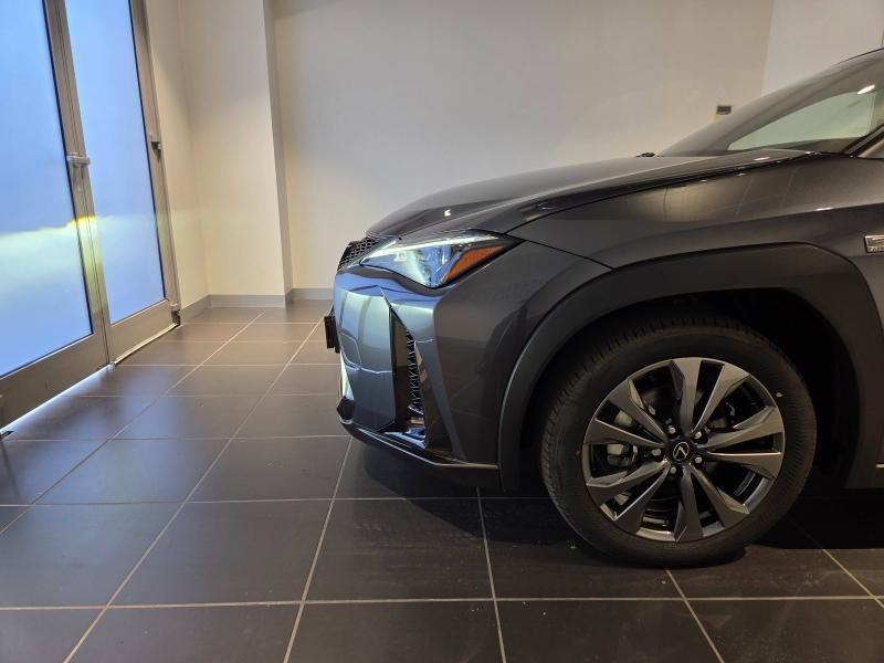 Photo 18 de l’annonce de LEXUS UX d’occasion à vendre à AUBIÈRE