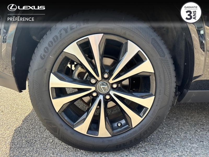 Photo 4 de l’annonce de LEXUS NX d’occasion à vendre à MONTFAVET