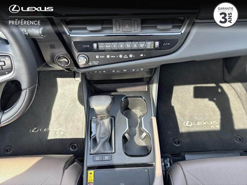 Photo 9 de l’annonce de LEXUS ES d’occasion à vendre à MONTFAVET