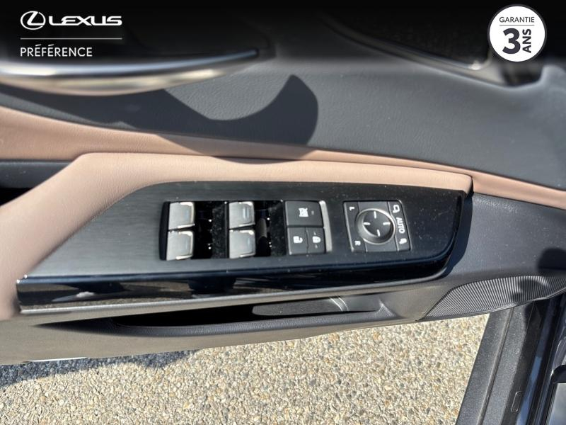 Photo 12 de l’annonce de LEXUS ES d’occasion à vendre à MONTFAVET